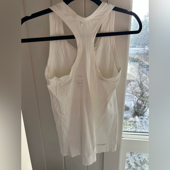 Nike Tank - Picture 2 of 4